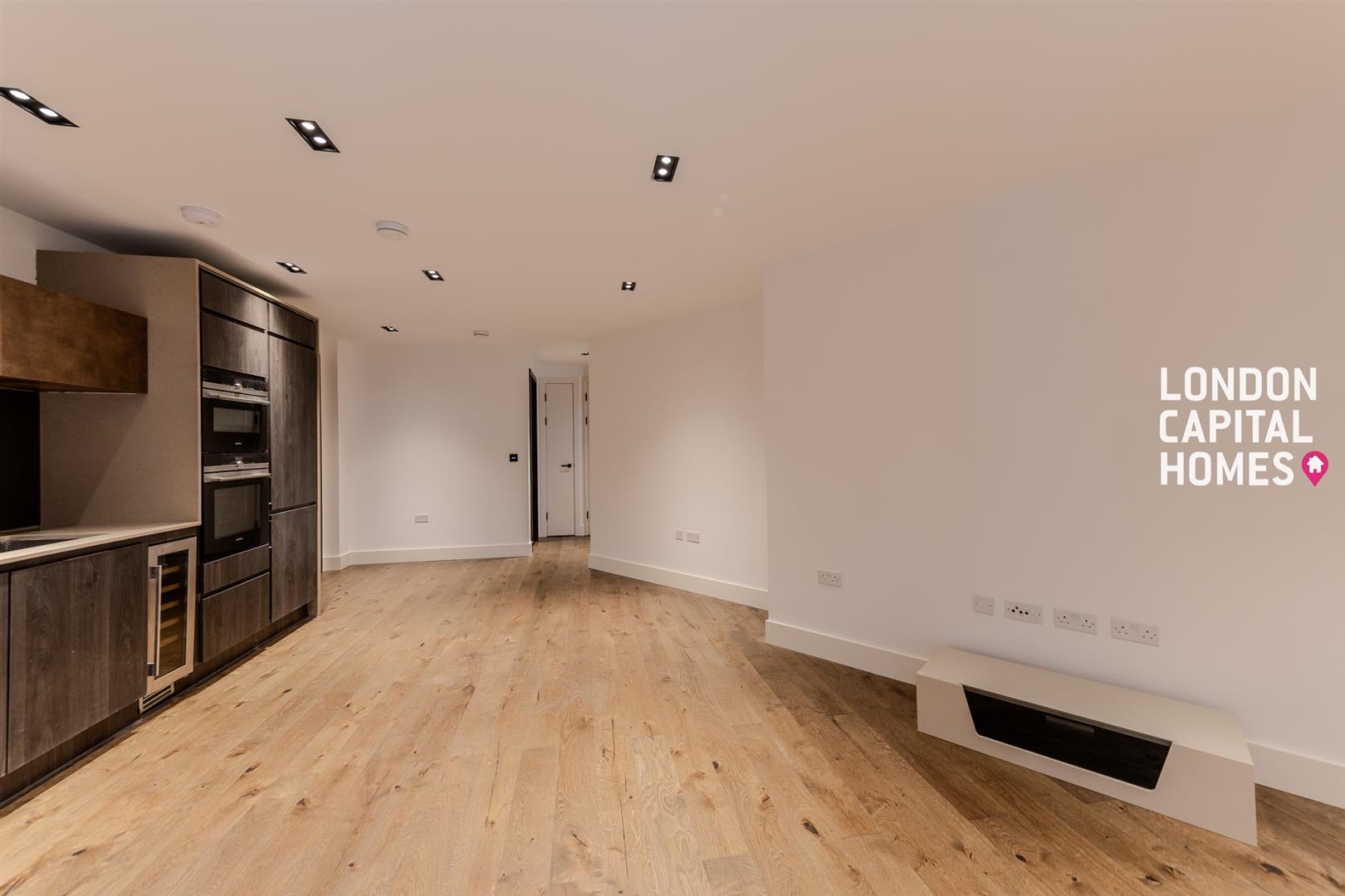 1 bed property in 6 Exchange Gardens, LONDON